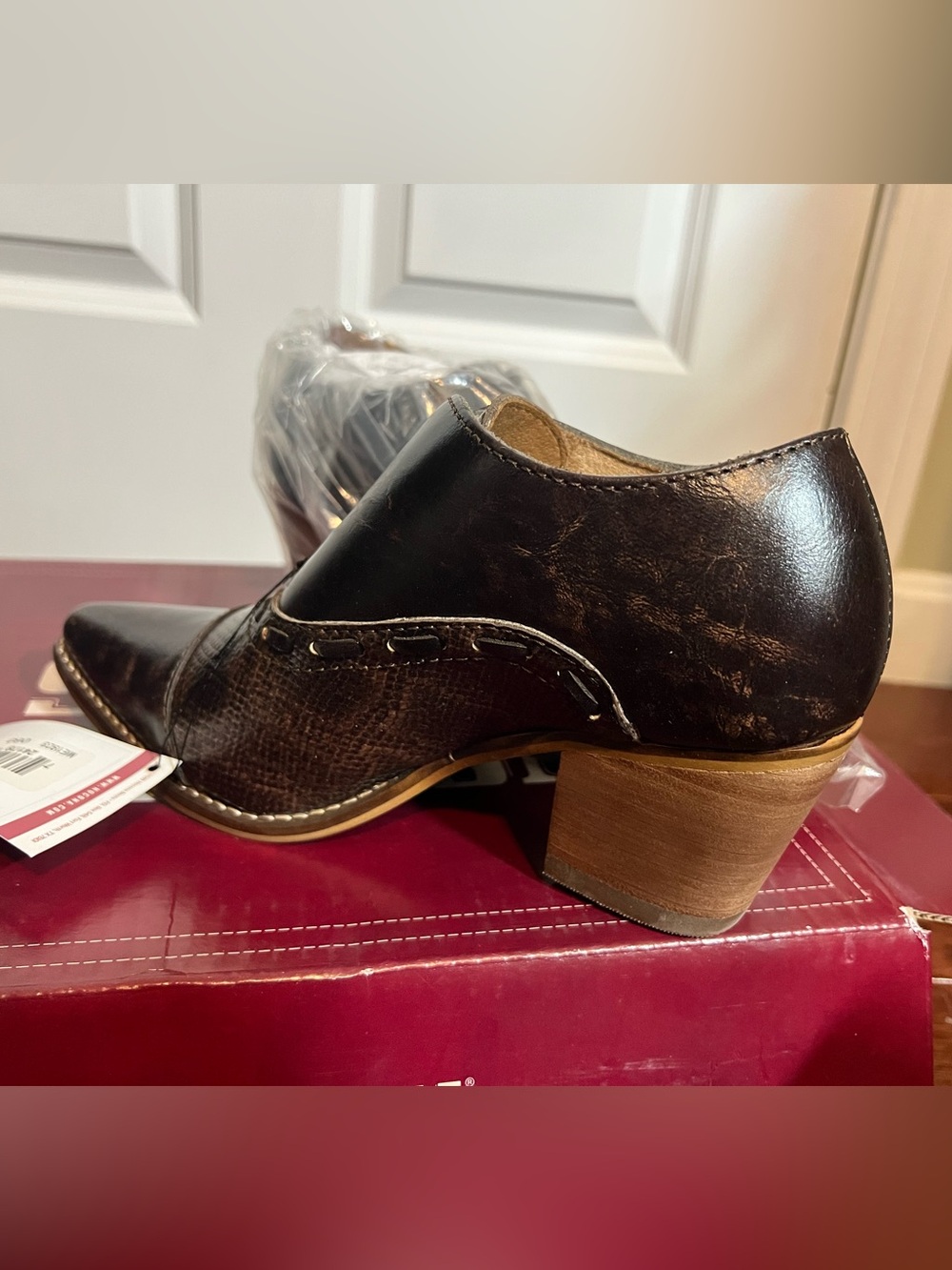 Women's Leather Pointed-Toe Ankle Booties in Dark Brown - Picture 6 of 9